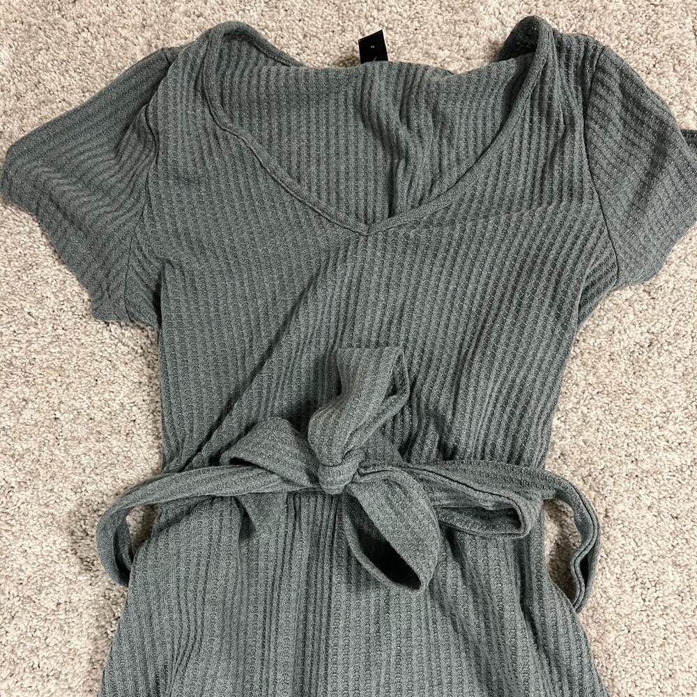 Romper - Picture 2 of 4